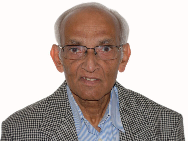 भारत में हिंदू धर्म को मिले आफिशियल रिलीजन की मान्यता, जाने-माने लेखक सुरूर ने रखी राय
