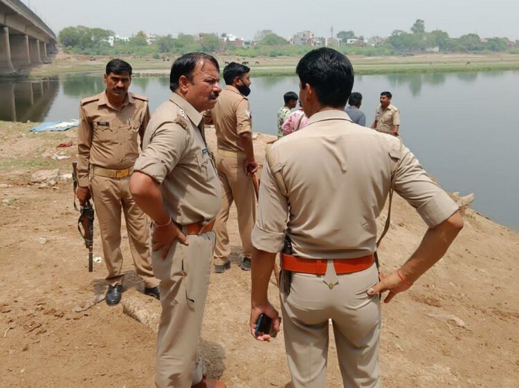 दोस्तों के साथ नहाने गया किशोर यमुना में डूबा