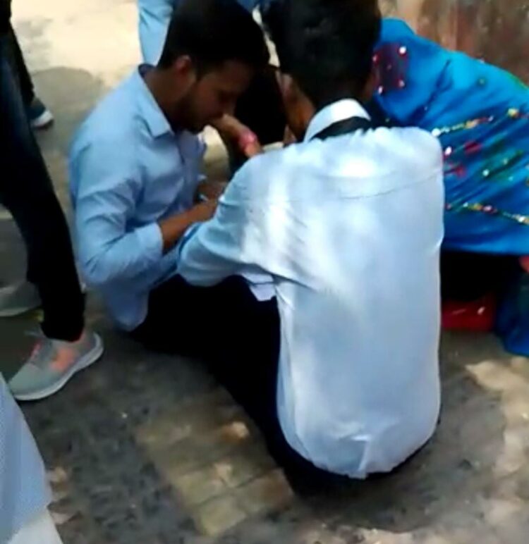 विश्वविद्यालय ने आज लीक होने वाले दो पेपर किये निरस्त