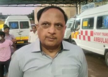 आगरा जयपुर हाईवे पर टायर फटने से सवारियों से भरी बस पलटी, दो की मौत