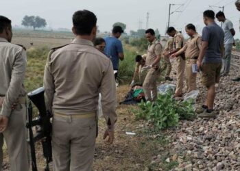 रेलवे लाइन पर मिले प्रेमी युगल के शव