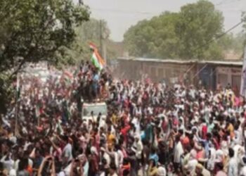 जम्मू में तैनात आगरा के सैनिक की आकाशीय बिजली गिरने से मौत, शहीद के दर्शन को उमड़ा जनसैलाब