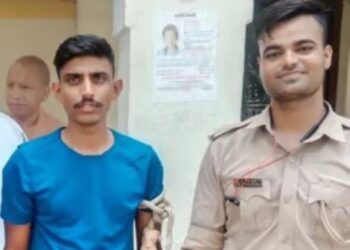 व्हाट्सएप पर इंकलाब जिंदाबाद ग्रुप सेना के लांस नायक ने बनाया था