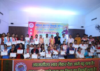 एबीवीपी के 74 वें स्थापना दिवस पर सम्मान पाकर खिल उठे छात्रों के चेहरे