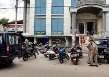 जगदीशपुरा में जमीन कारोबारी को उसके पार्टनर ने मारीं गोलियां