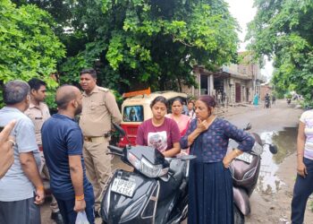 दिनदहाड़े एक्टिवा सवार महिला की चेन लूटी