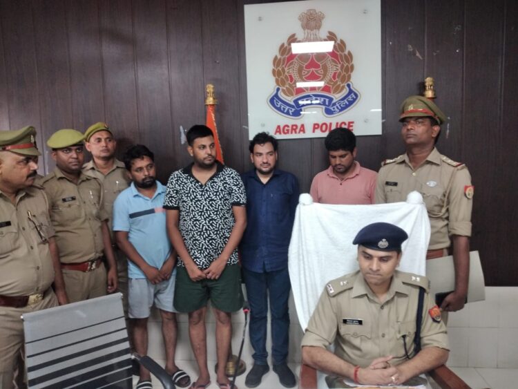 लोन दिलाने के नाम पर व्यापारियों से ठगी करने वाले गैंग का पर्दाफाश