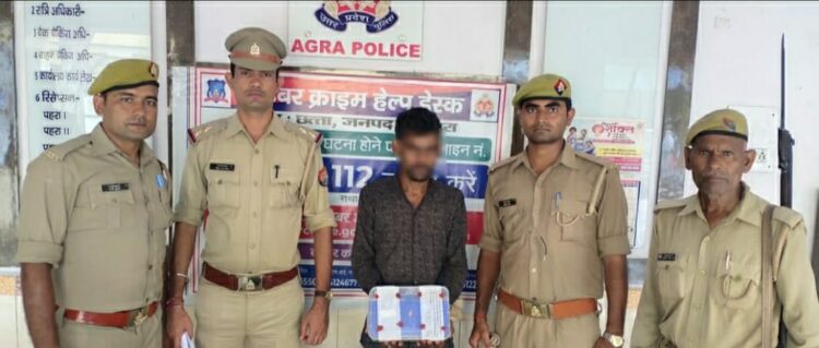 मशीन टूल्स की दुकान के अंदर रात में छिपकर कर्मचारी ने चोरी किए थे 4 लाख रुपये