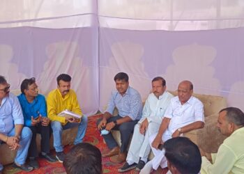 जिलाधिकारी संग क्षेत्रीय विधायक ने किया जनकपुरी का दौरा