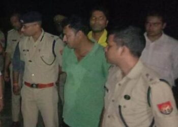 बीज व्यापारी से फायरिंग-मारपीट कर लूटे तीन लाख रुपये