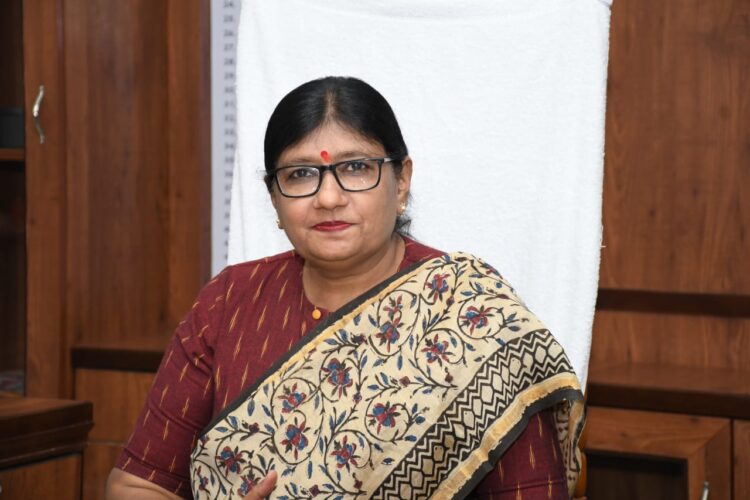 विश्वविद्यालय का माहौल सुधारने के लिए हर चुनौती का करूंगी सामना: कुलपति