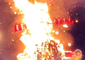 105 फुट ऊंचे रावण का हुआ दहन,  मैदान में देखने को मिली शानदार आतिशबाजी