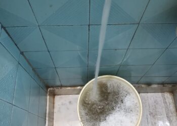 गंगाजल की जगह आ रहा है गंदा और बदबूदार पानी