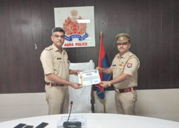 पुलिस ने साइबर क्राइम से बचाव के लिए 50 हजार लोगों के मोबाइल में सेव कराया 1930 नंबर