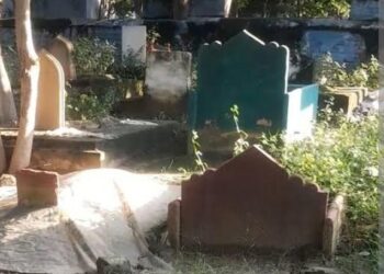 कब्रिस्तान में बस्ती बसने पर मची खलबली