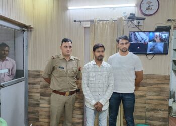 लग्जरी गाड़ी चोरी करने वाले गिरोह का एक और इनामी हरीपर्वत पुलिस ने पकड़ा