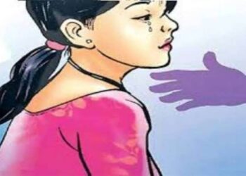 किशोरी को बेहोश किया और हाथ पैर बांधकर बेड के नीचे छिपा दिया