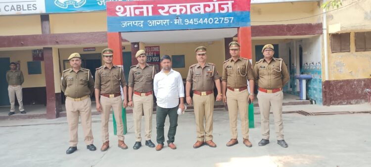 चौथ वसूली करने वाला 10 हजार का इनामी लगा पुलिस के हाथ
