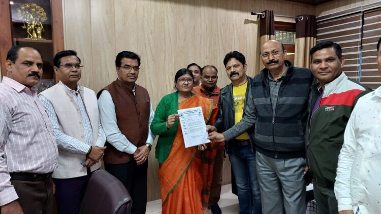 आगरा कॉलेज में आई कार्ड पर लिखी जा रही छात्रों की जाति, आग बबूला हुई एससी-एसटी एसोसिएशन