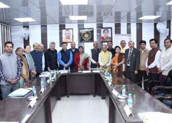 आपने कुलपति की जगह हस्ताक्षर क्यों किए-कार्य परिषद में  सवाल पर  बोले प्रो. तनेजा ‘कुछ त्रुटियां थीं’