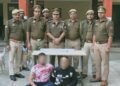 मंदिर में आभूषण चोरी करने वाले चोर को पकड़ कर ही पुलिस ने लिया दम