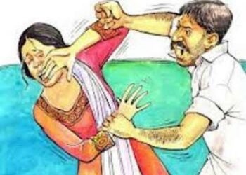 शिक्षिका को पति ने बेरहमी से पीटा, मुकदमा दर्ज