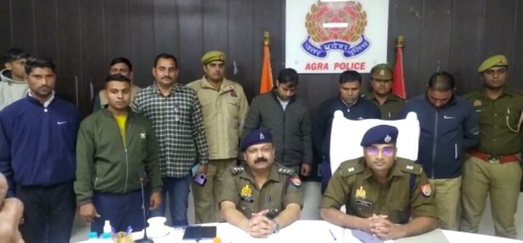 आरपीएफ इंस्पेक्टर और दो कांस्टेबलों ने किया जीजा-साले का अपहरण