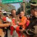 आगरा फोर्ट पर बजरंग वाहिनी ने फूंका सेंटा क्लॉज का पुतला