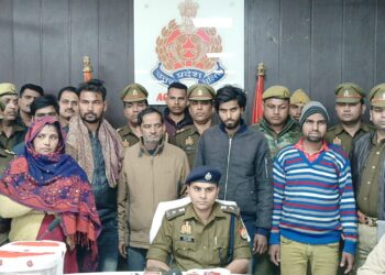 1.36 करोड़ में से 85 लाख बरामद, छह आरोपी पकड़े