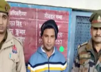 चलती ट्रेन में युवती के साथ की छेड़छाड़, गिरफ्तार