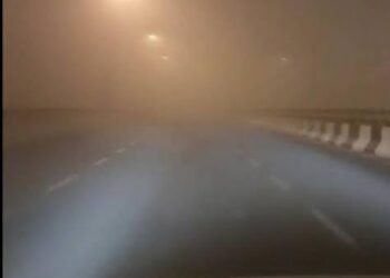 घने कोहरे में एक के बाद एक टकराए छह वाहन