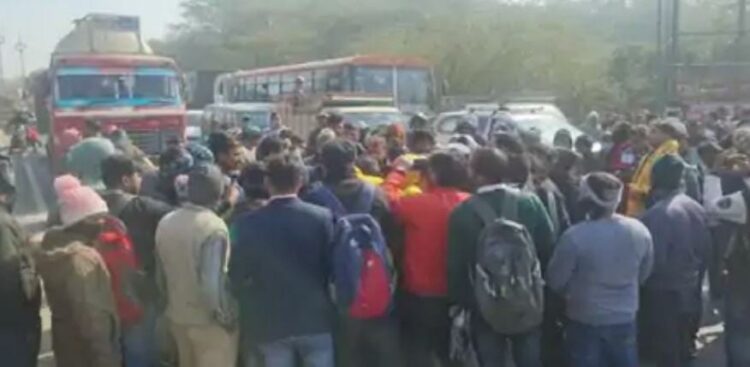 सर्वर डाउन होने पर सीटेट की परीक्षा नहीं दे सके छात्र, हाईवे पर लगाया जाम