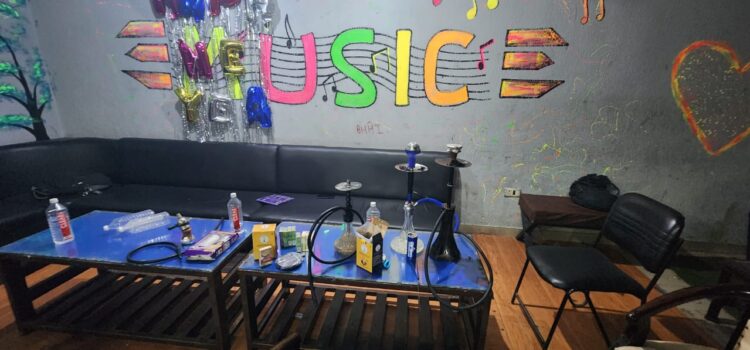 हरीपर्वत पुलिस की अवैध हुक्का बार पर कार्रवाई जारी, अन्य थानों की पुलिस सोई हुई