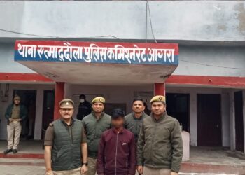 एत्माद्दौला पुलिस ने पकड़ा 10 हजार का इनामी