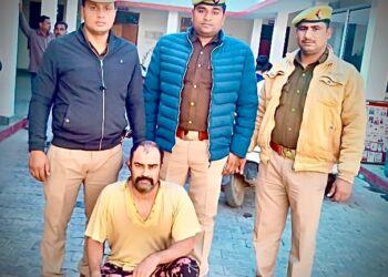 पत्नी के चरित्र पर शक होने पर कर दी थी उसकी हत्या