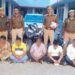 व्यापारी के फ्लैट में सजी थी जुए की महफिल