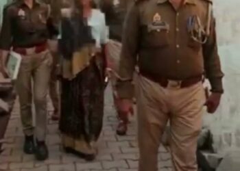 बेटे ने मां को कर दिया था बेघर, पुलिस कमिश्नर ने दिलाया प्रवेश