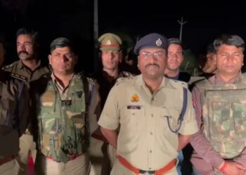 बर्तन व्यापारी से लूट करने वाले बदमाशों से पुलिस की मुठभेड़, दो को लगी गोली