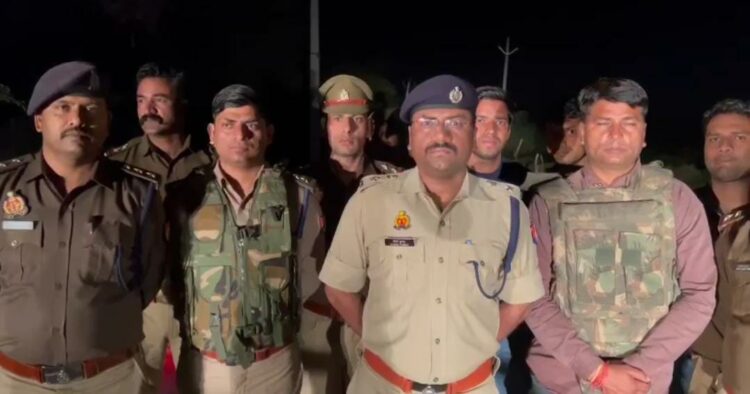 बर्तन व्यापारी से लूट करने वाले बदमाशों से पुलिस की मुठभेड़, दो को लगी गोली