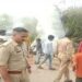 दुर्घटना से होली में लगी मामूली आग, इंस्पेक्टर ने आग बढ़ने से पहले बुझवाई