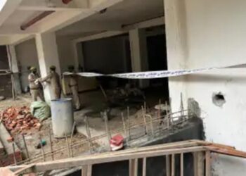 ताजगंज में प्राधिकरण ने दो निर्माण पर लगाई सील