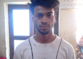 गर्लफ्रेंड के शौक पूरे करने के लिए लूटा मोबाइल