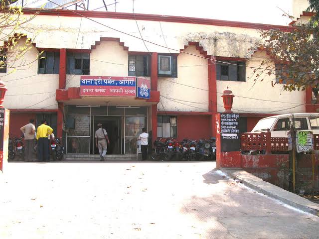 ड्राई फ्रूट्स और मसाला कंपनी के नाम पर एक करोड़ रुपए की ऑनलाइन ठगी