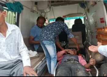 लोडर पलटने से एक दर्जन लोग घायल, आठ की हालत गंभीर