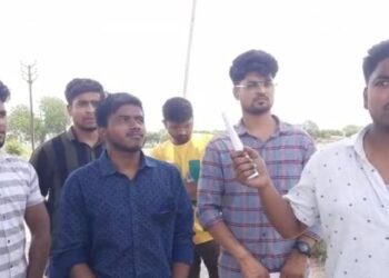 विवि की परीक्षा में नकल के लिए 10 हजार नहीं देने पर छात्रों के साथ मारपीट