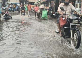 50 मिनट की बारिश में शहर बना ताल तलैया