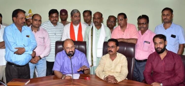 मंत्री और विधायक ने गिनाईं उपलब्धियां