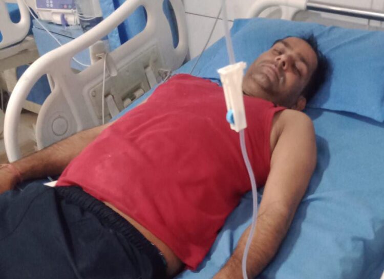 आगरा कैंट पर तैनात टेक्नीशियन ने खाया जहर, हालत गंभीर