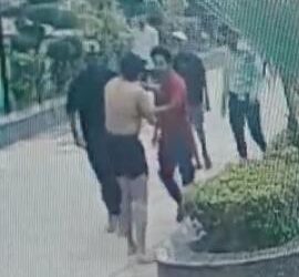 न्यू आगरा क्षेत्र में छात्र को अर्धनग्न कर दौड़ा-दौड़ा कर लाठी डंडे से पीटा