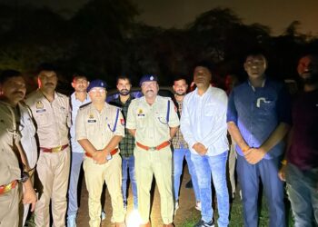 एत्मादपुर में बदमाशों से पुलिस की मुठभेड़, एक के पैर में लगी गोली